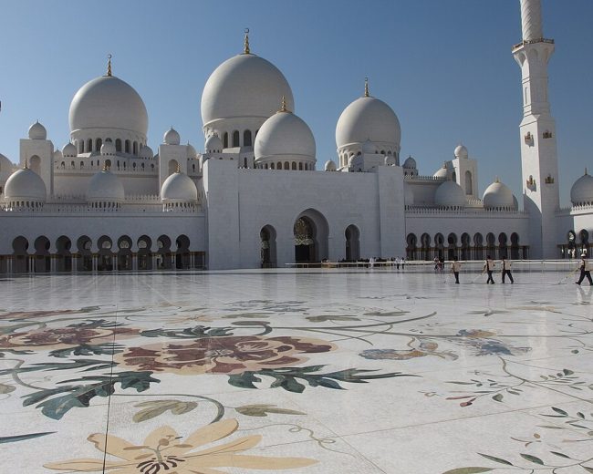 Couple-Friendly Experiences to Enjoy in Abu Dhabi – Embrace beautiful moments of togetherness in epic surroundings!