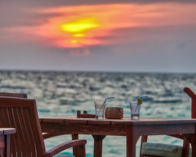A Complete Guide to Romantic Overwater Sunset Dining and Oceanfront Culinary Journeys in North Malé Atoll