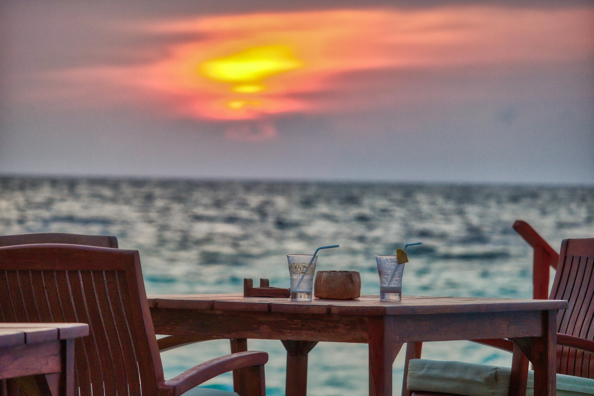 A Complete Guide to Romantic Overwater Sunset Dining and Oceanfront Culinary Journeys in North Malé Atoll